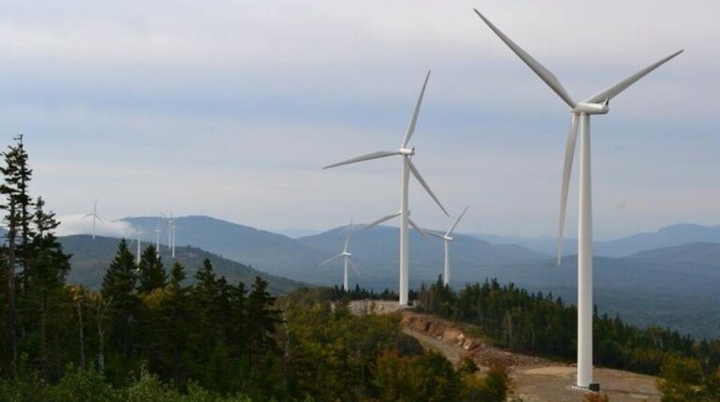 22 Windmills at the Record Hill Eind Project. Looking South West.