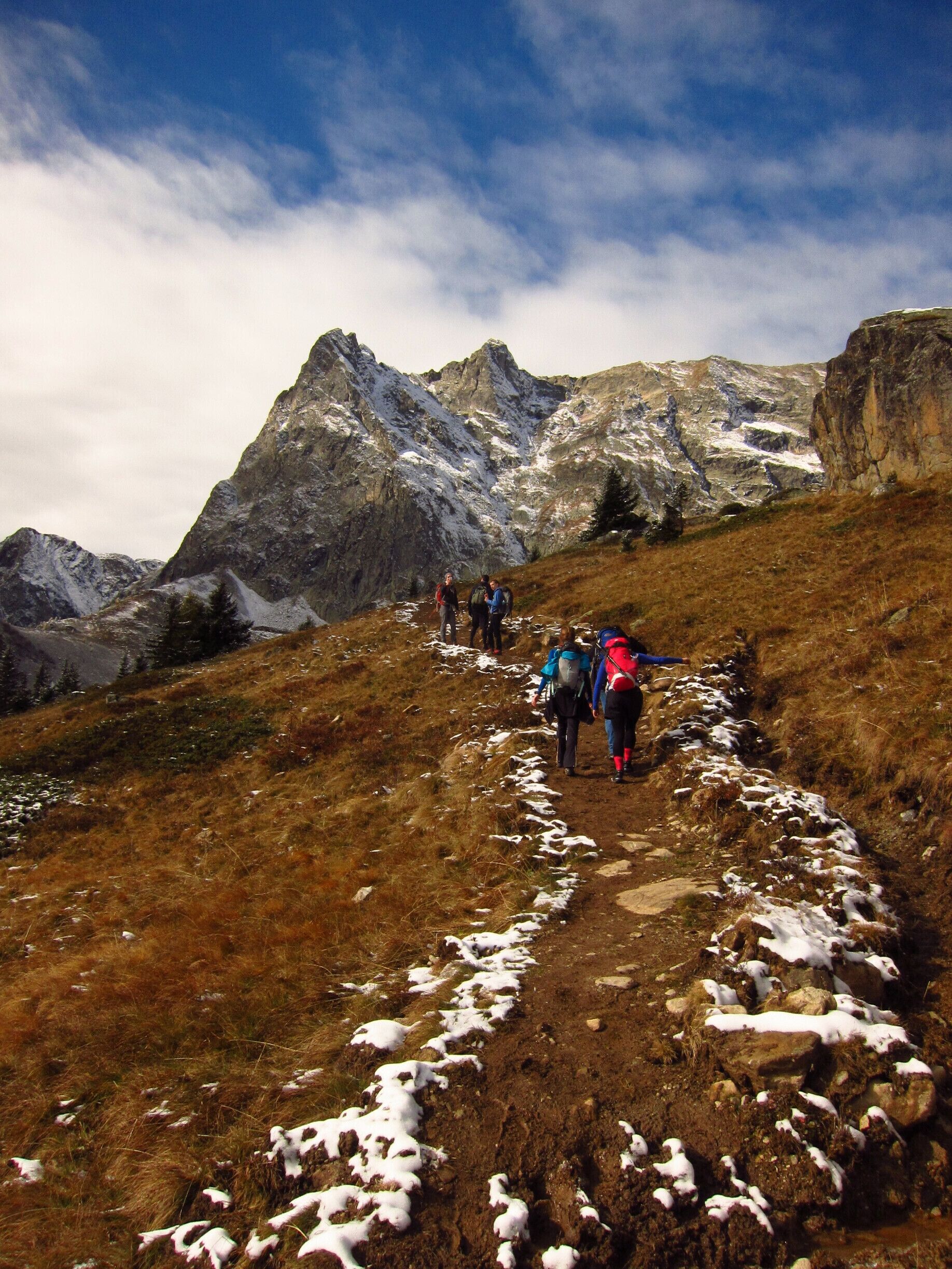After lunch, let's get started to reach the snowy Col de la Terrasse among the beautiful colors of fall in the Alpine meadows #TakeAHike #Alps