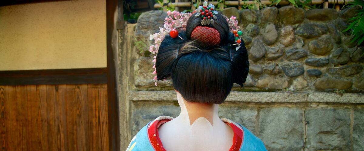 Kyōto which includes religious aspects as well as an individual femail