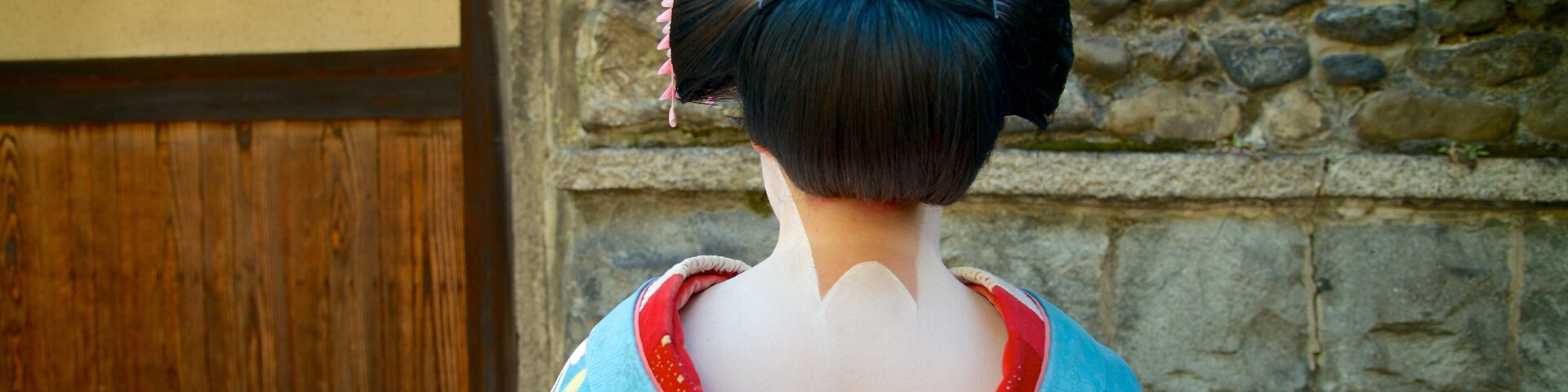 Kyōto which includes religious aspects as well as an individual femail