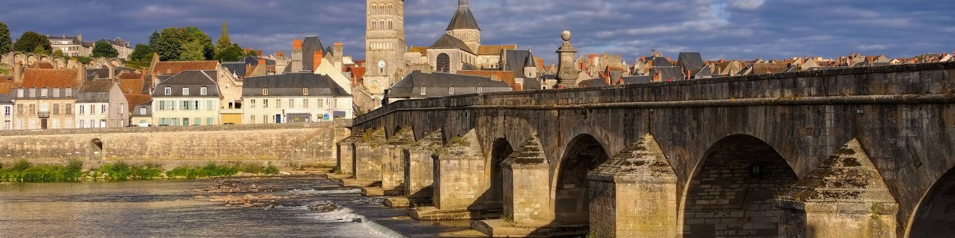 La Charite-sur-Loire - La Charite-sur-Loire in Burgundy, town and river Loire
