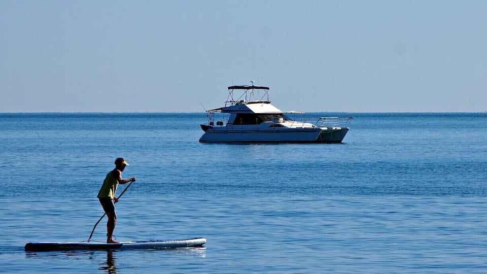 Hervey Bay is situated 300km North of Brisbane. There are lots of places to visit in ths area. Frazer Island is ahead of all. We just had a cup of tea in a beach restaurant here, on our way to Bundaberg.
