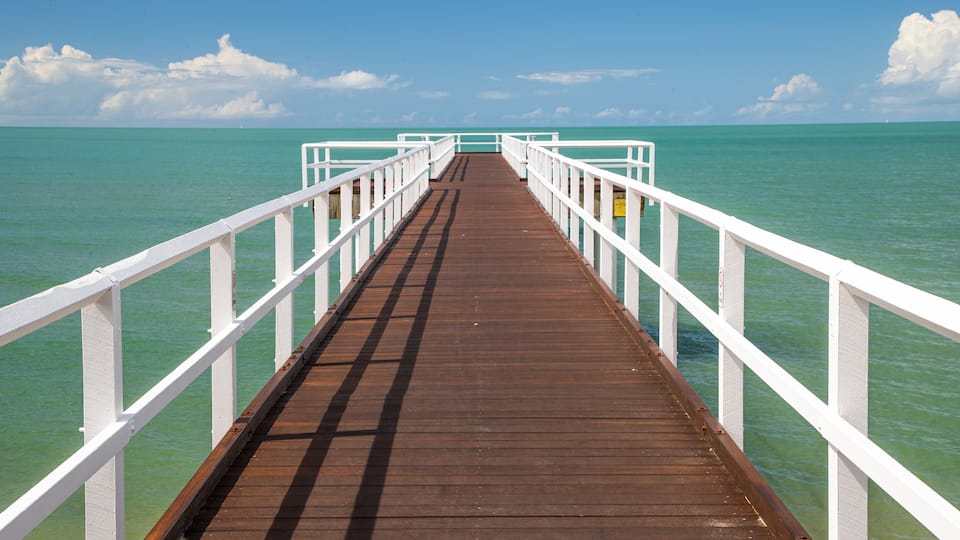 Scarness showing general coastal views