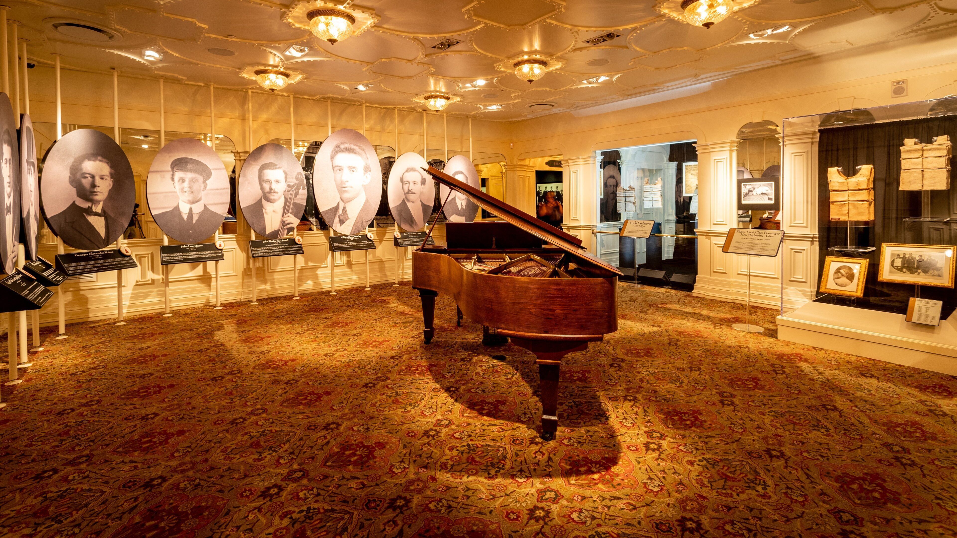 Pigeon Forge featuring interior views and heritage elements