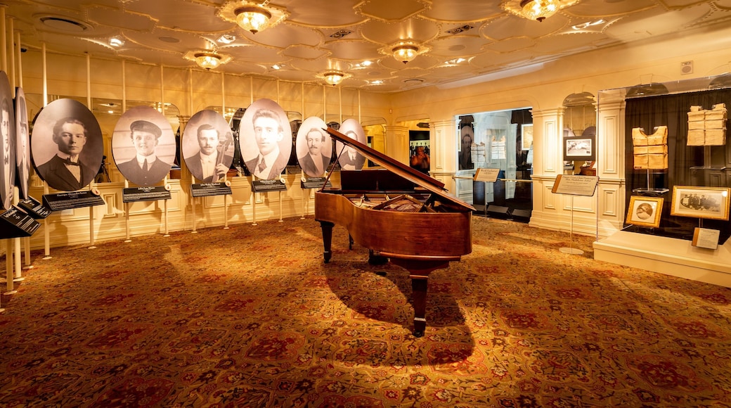 Pigeon Forge featuring interior views and heritage elements