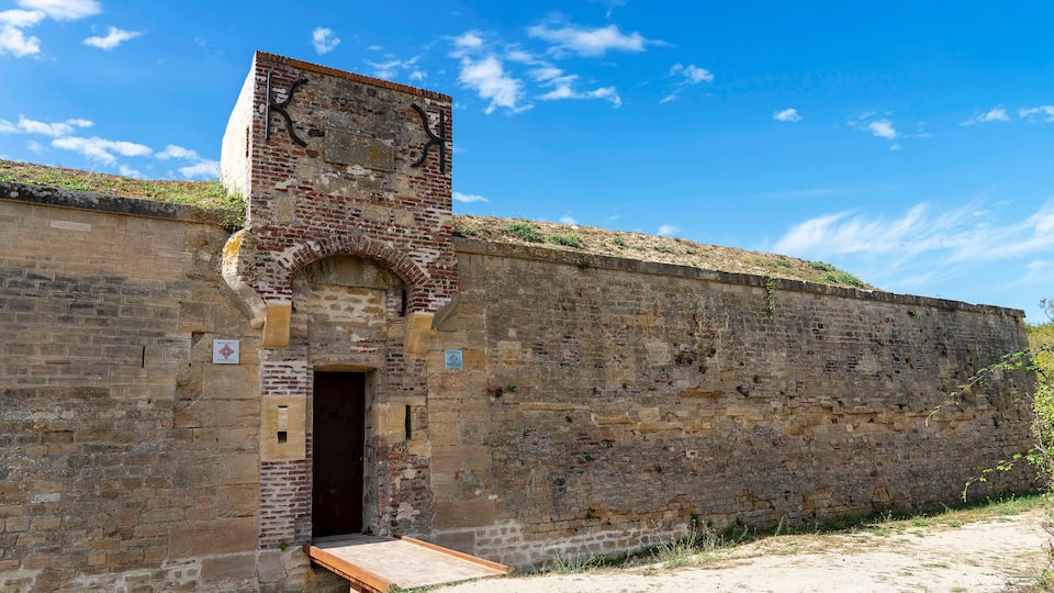 The Merville Redoubt (Redoute de Merville) is a defensive fortress against the British, built on the banks of the English Channel in the city of Merville-Franceville-Plage. Normandy, France.