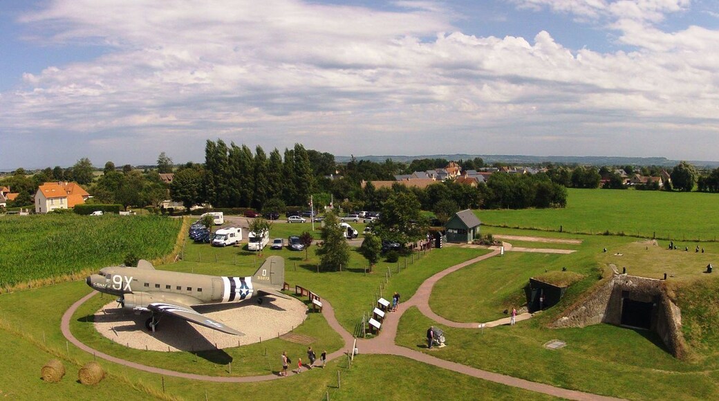 This building is indexed in the Base Mérimée, a database of architectural heritage maintained by the French Ministry of Culture, under the reference PA14000026 .