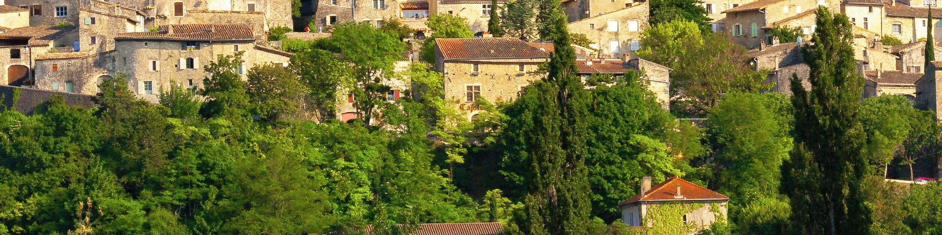 Typical village haut perché de la Drôme