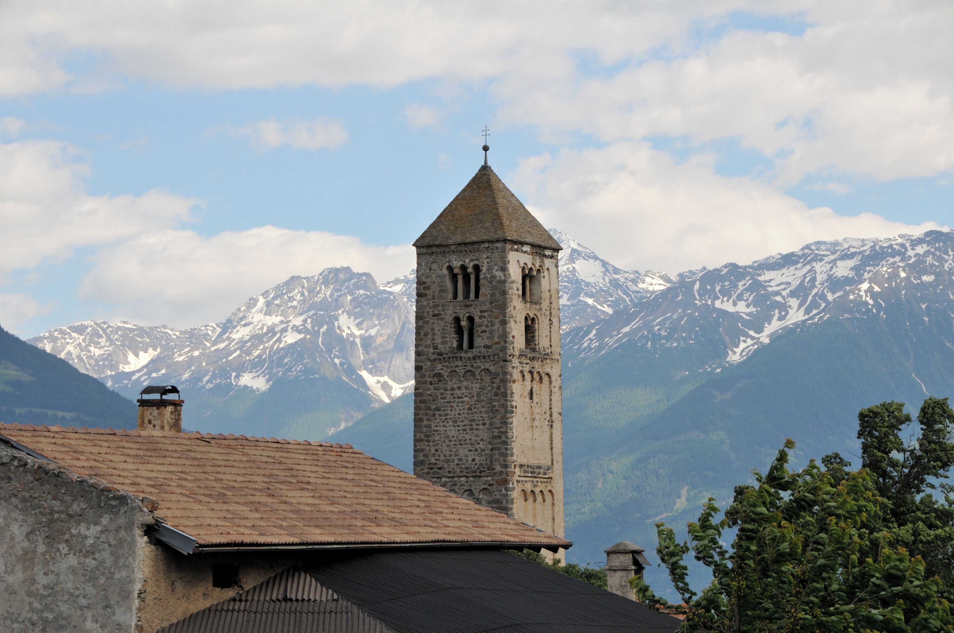 IGLESIA EN MALLES VENOSTA This media shows the cultural heritage monument with the number 15778 in South Tyrol.