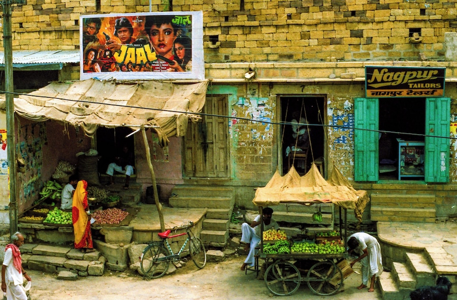 Jailsalmer, Rajasthan, India, taken in 1989. Shot on a Pentax Spotmatic and 50mm 1.4 Takumar lens. 35mm Kodak Gold 100 film.
www.benhowe.co.nz
#rajasthan #india #Jailsalmer #analog #kodak #pentaxspotmatic #film #35mmfilmphotography #travel #market