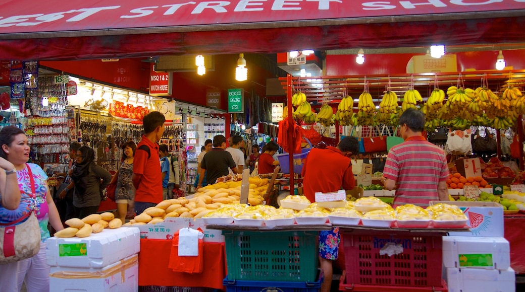 Área comercial de Bugis Street ofreciendo comida y compras