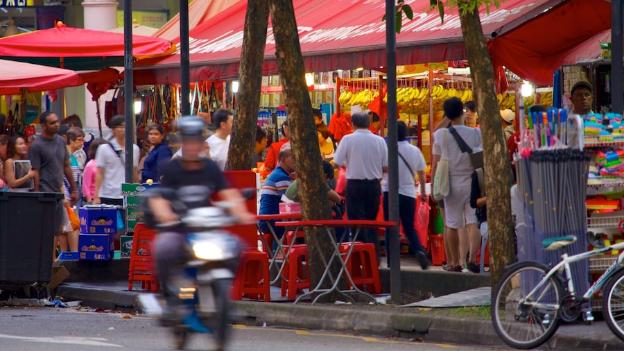 Bugis Street Shopping District featuring street scenes, a city and shopping