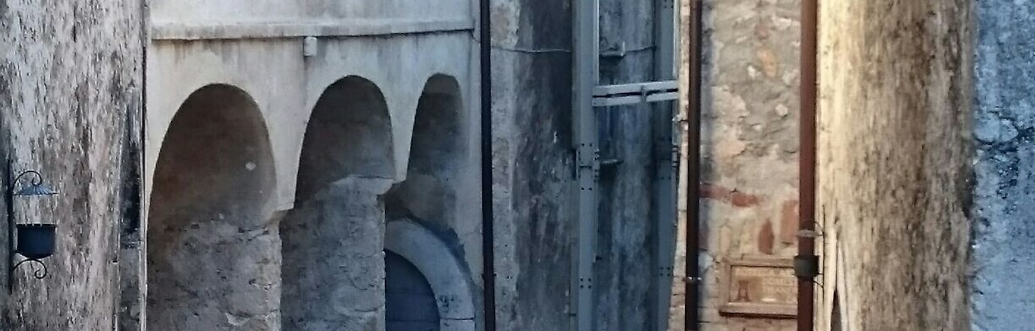 Un borgo storico rinato grazie adbun progetto di albergo diffuso, Santo Stefano di Sessanio #sextantio #turismo #Abruzzo