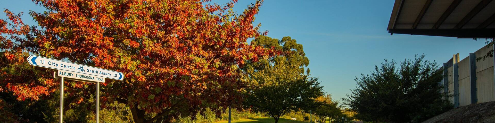 East Albury which includes a garden and signage