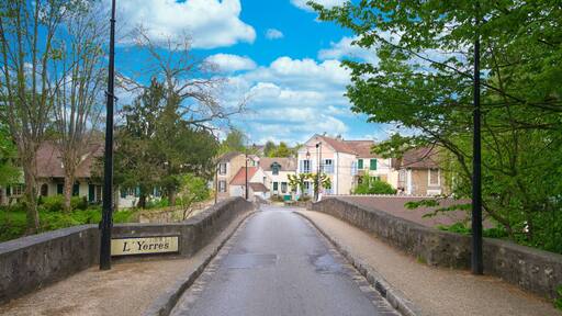 Bridge Road on Yerres River, France
