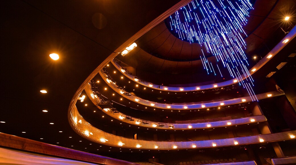 ATT Performing Arts Center som viser interiør og teaterliv