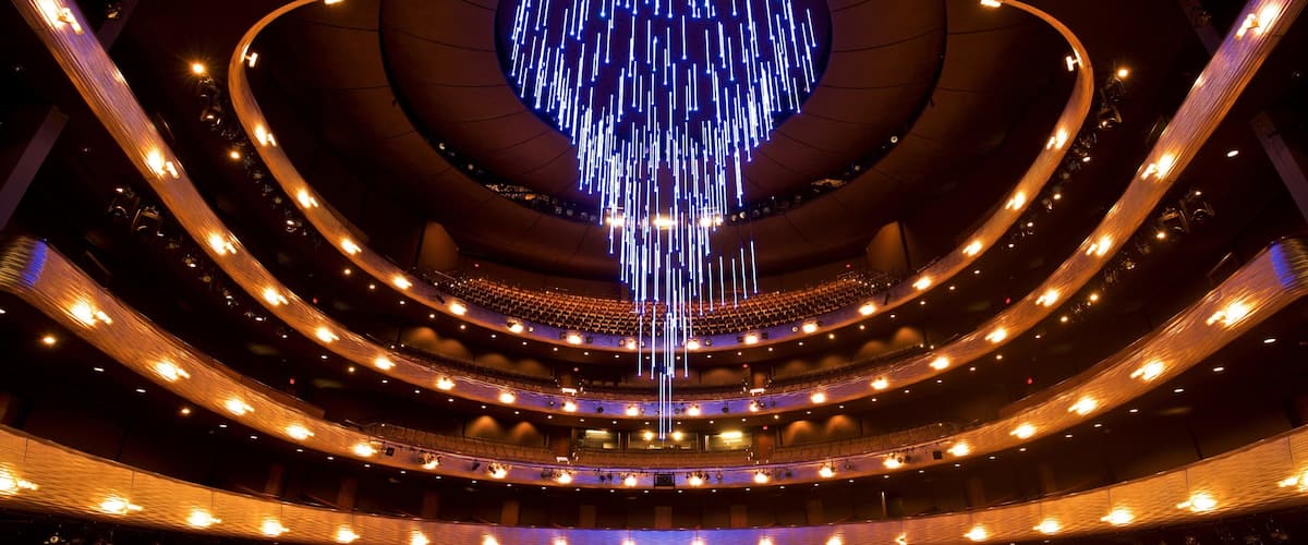Centro de Artes Escénicas ATT ofreciendo escenas de teatro y vistas interiores