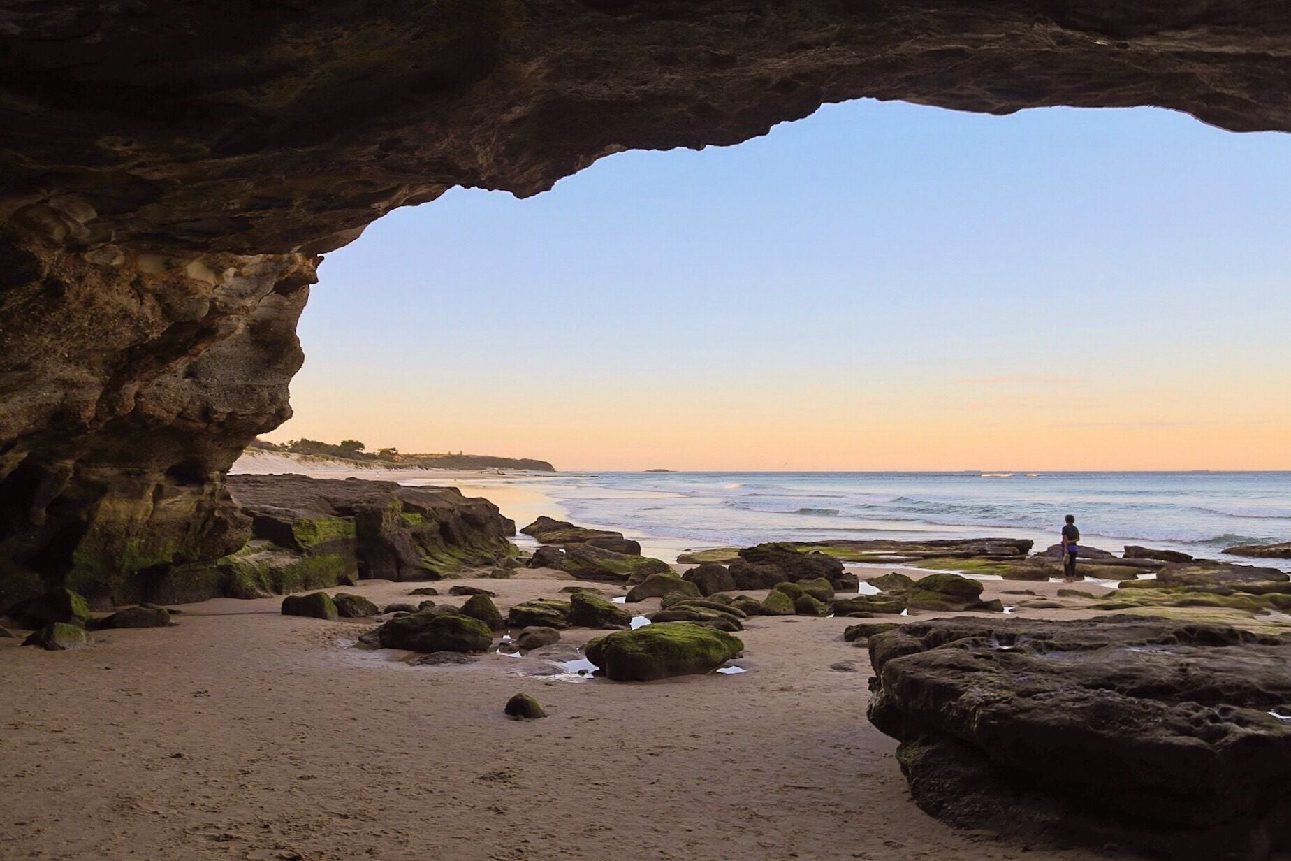 Caves Beach in NSW is such a fantastic place to explore! Such a beautiful beach with a network of sea caves at the southern end! Worth a visit!