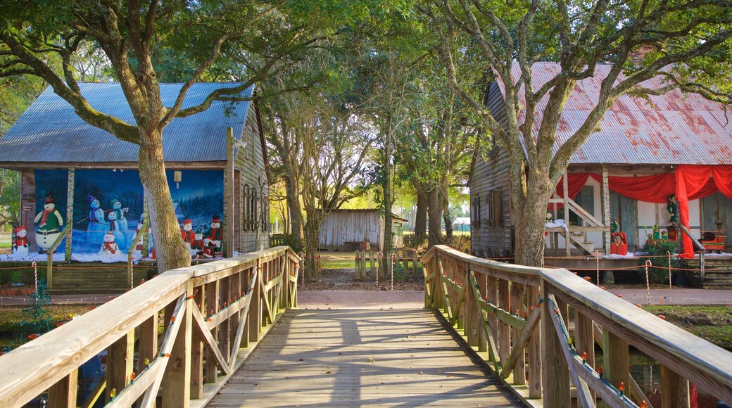 Acadian Village inclusief een brug