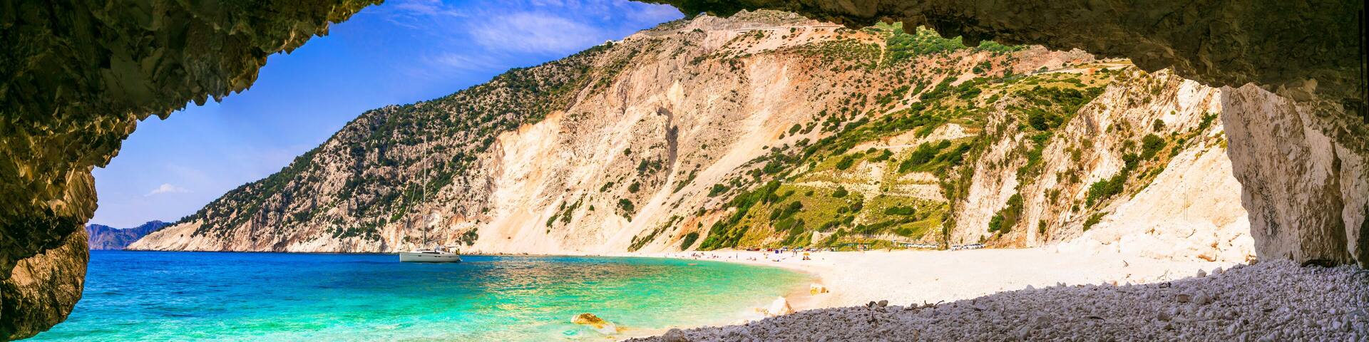Best beaches of Greece - Myrtos in Kefalonia island