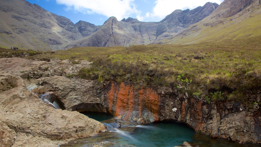 Isle of Skye showing tranquil scenes, mountains and a river or creek