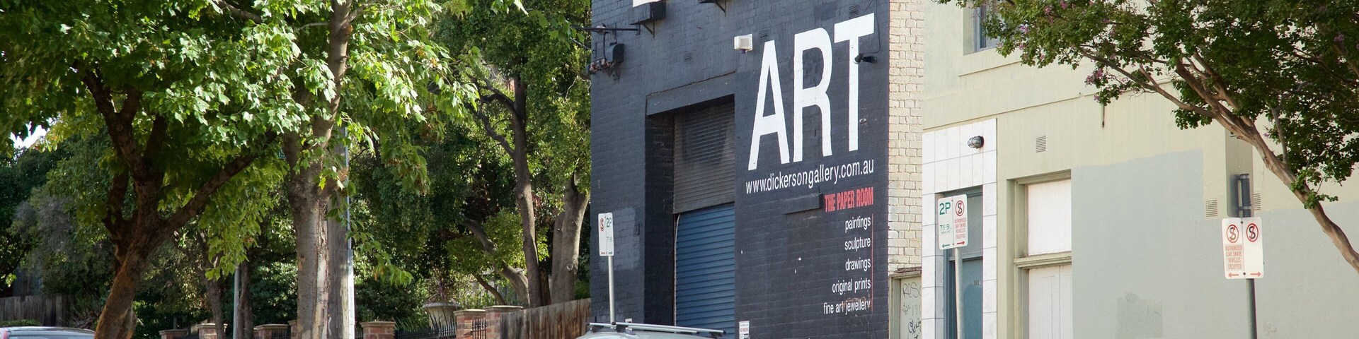 Bridge Road which includes street scenes