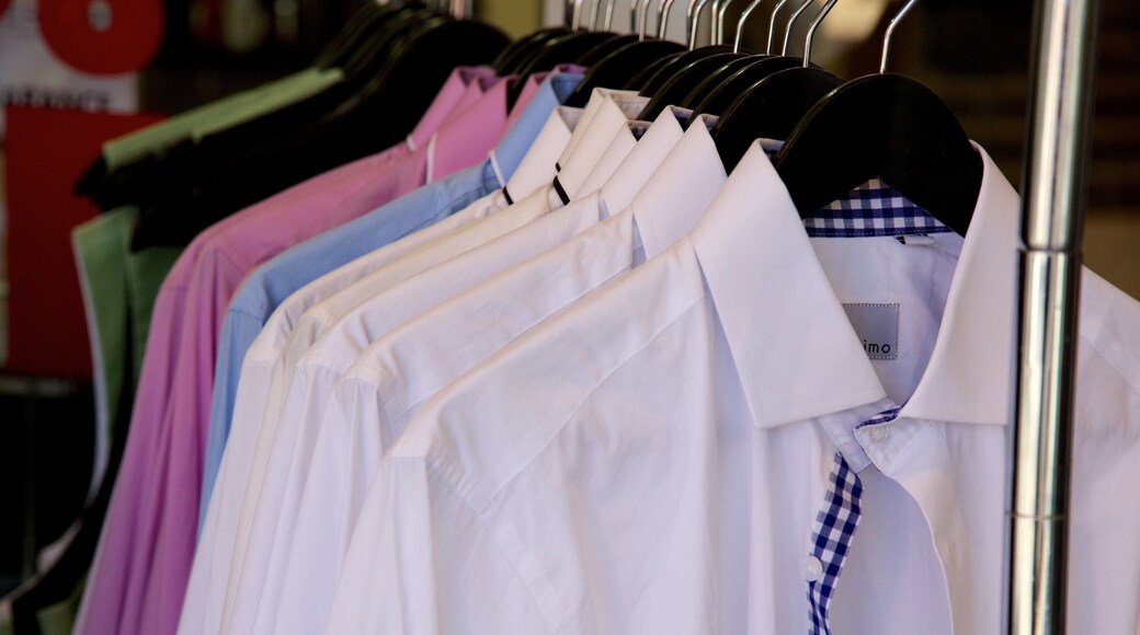 Bridge Road featuring shopping and fashion