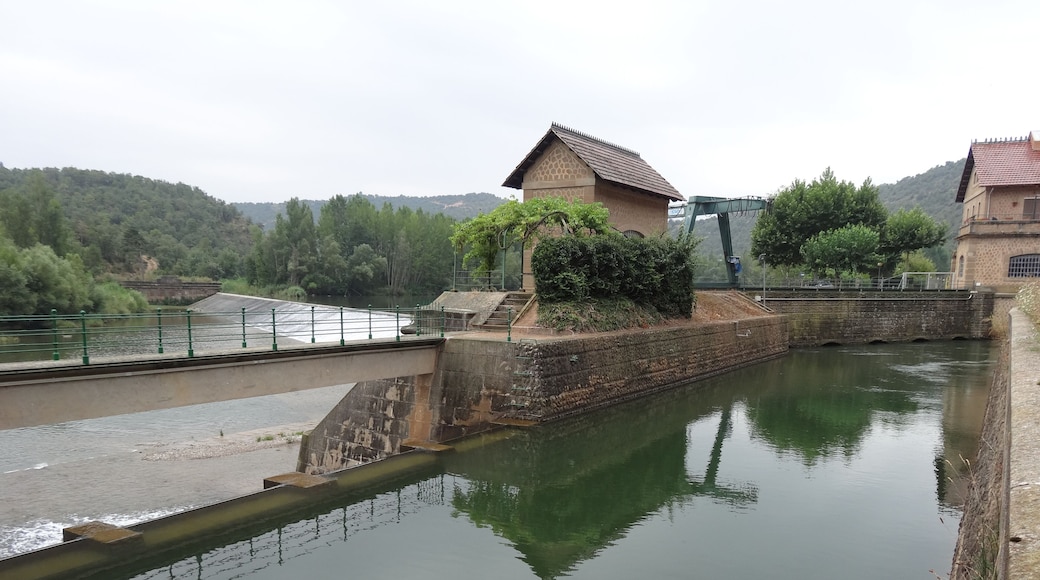 Presa a l'inici del Canal d'Urgell