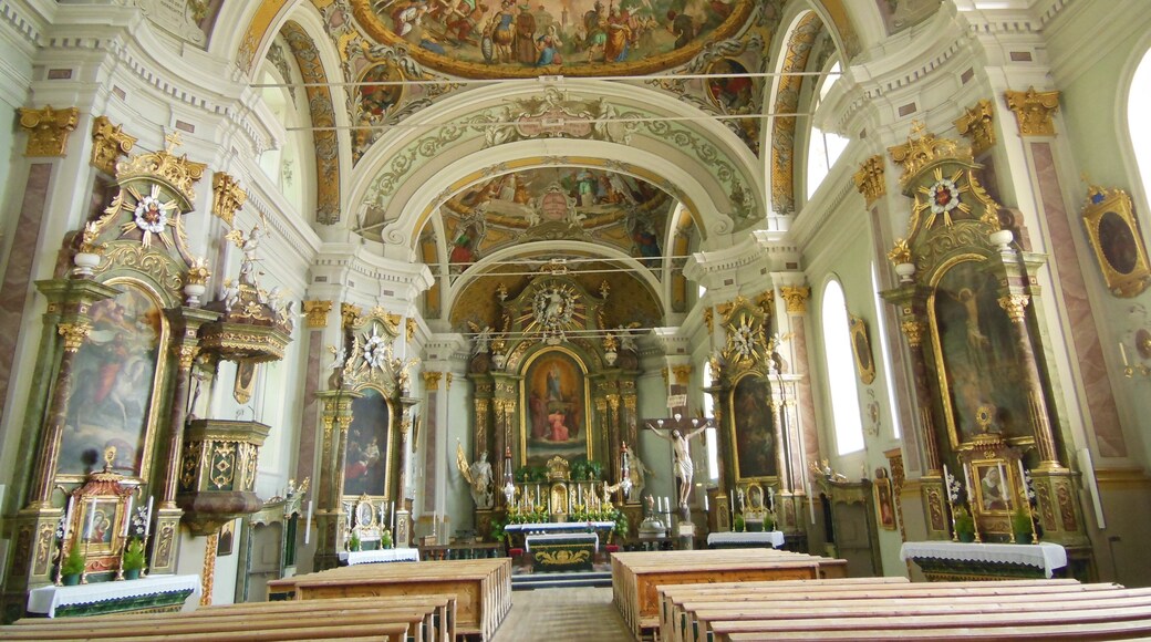 Pfarrkirche St. Peter und Paul in Kiens. Inneres mit Blickrichtung Chor
