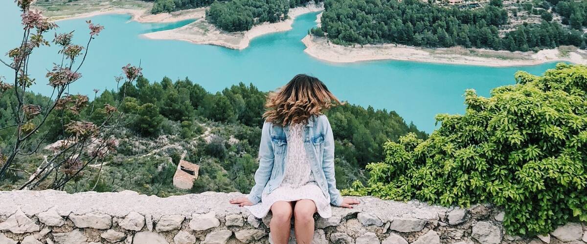 El Castell de Guadalest is a beautiful Valencian town located in a mountainous area in the province of Alicante. You can either get here by car or take a bus from Benidorm. The old castle is located at the top of the mountain and offers a gorgeous view of the valley below. #AboveItAll