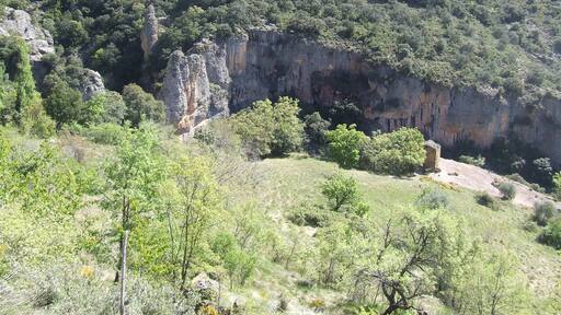 El Forat del Toscar, on es forma el barranc dels Lleons (Gurp de la Conca, Tremp, Pallars Jussà)
