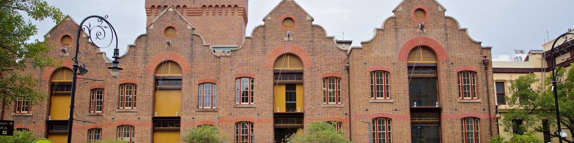 Circular Quay - The Rocks which includes heritage elements
