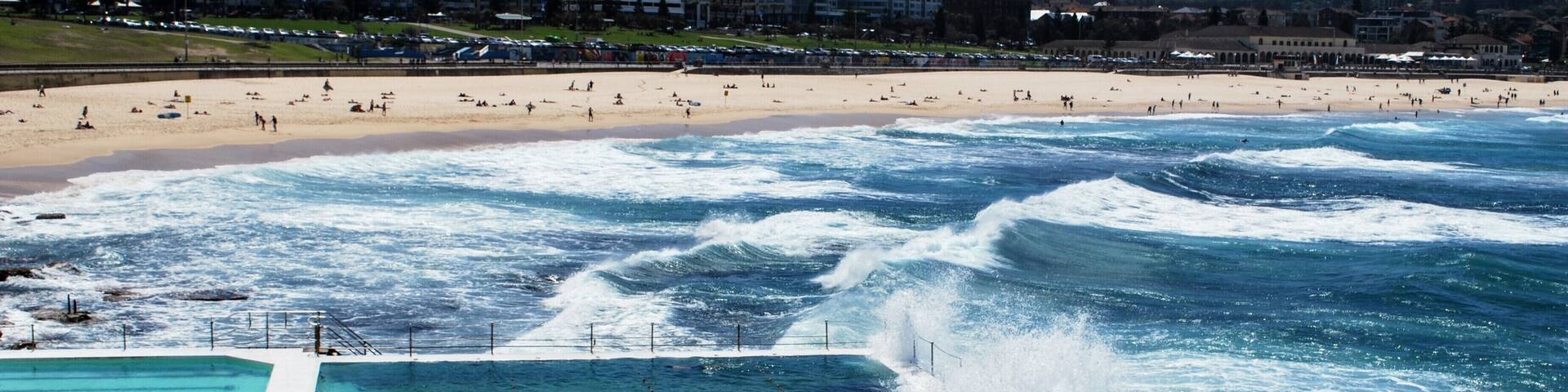 The swimming club on Bondi Beach - salt water pool next to the beach itself, with surfers in the background
#LifeAtExpedia