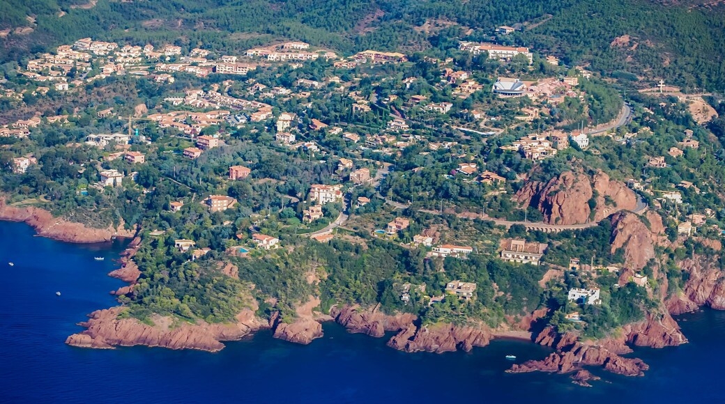 Vue aérienne des côtes de la côte-d'azur, Paca, France.