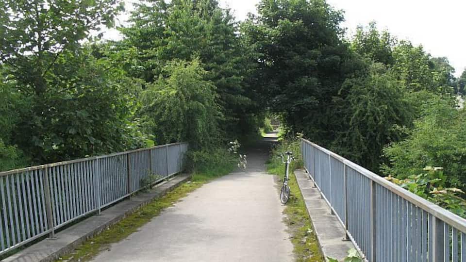 Bridge over the Linhouse Water Looks as if it once had an industrial use, it now carries cycle route 75 over the river.