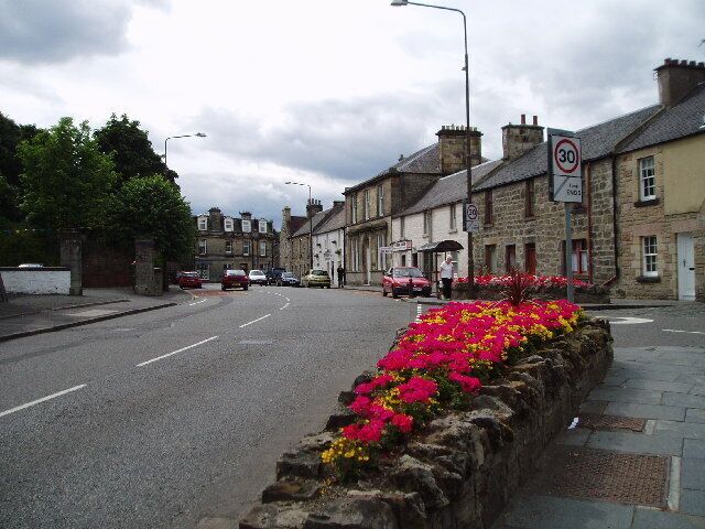 Mid Calder. This village is one of the most attractive villages in west Lothian despite being very close to the new town of Livingston. It was very much shaped by the droving of Cattle from the markets at Falkirk and Creiff south over the Pentlands to West Linton. The drove roads would converge here. The town was also on the Turnpike road between Edinburgh and Glasgow.