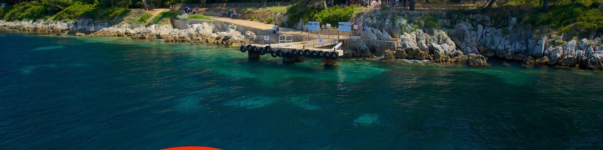 Île Saint-Honorat mettant en vedette vues littorales