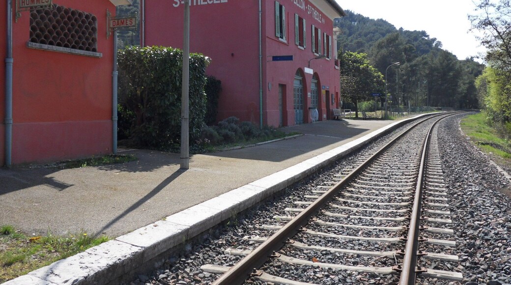 Gare de Peillon-Sainte-Thècle sur la Ligne de Nice à Breil-sur-Roya.