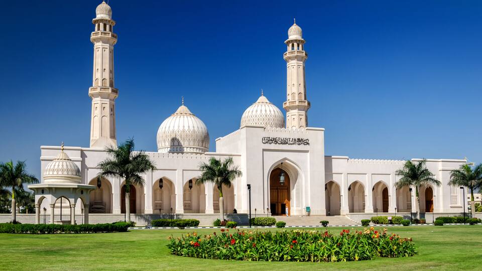 Sultan Qaboos Grand Mosque, Salalah / The largest mosque in the southern part of Sultanate Oman