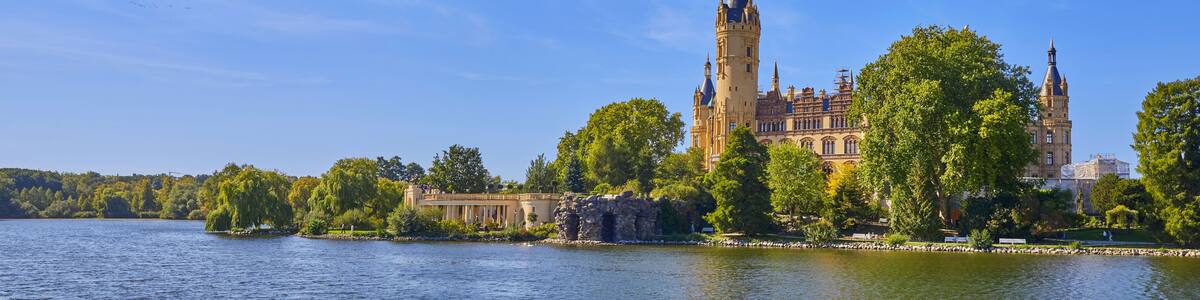 Schönes Panorama vom berühmten Schweriner Schloss, in Deutschland,Mecklenburg-Vorpommern.