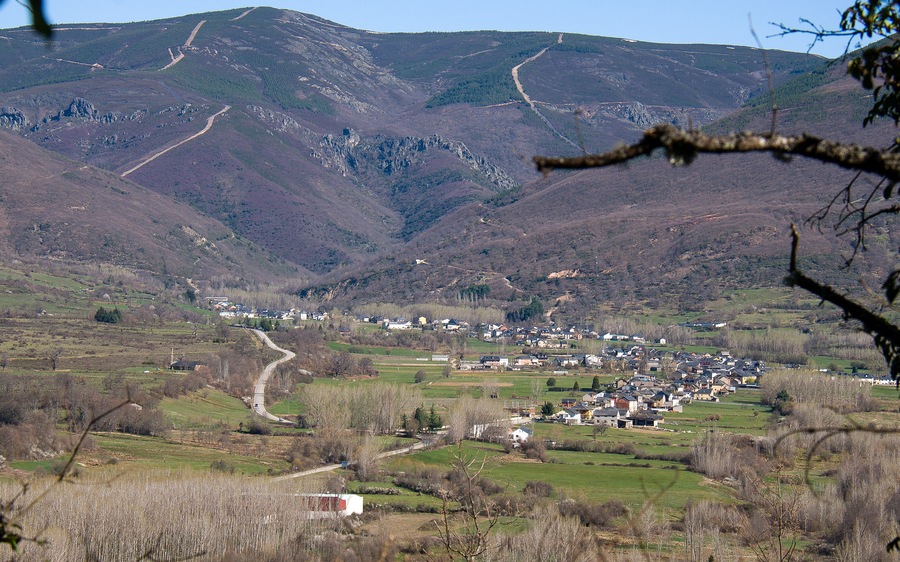 Pueblo del Bierzo Alto, en el valle llamado la Suiza del Bierzo