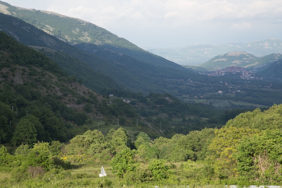 Paesaggio montano, Sanza, Monte Cariusi sulla sinistra