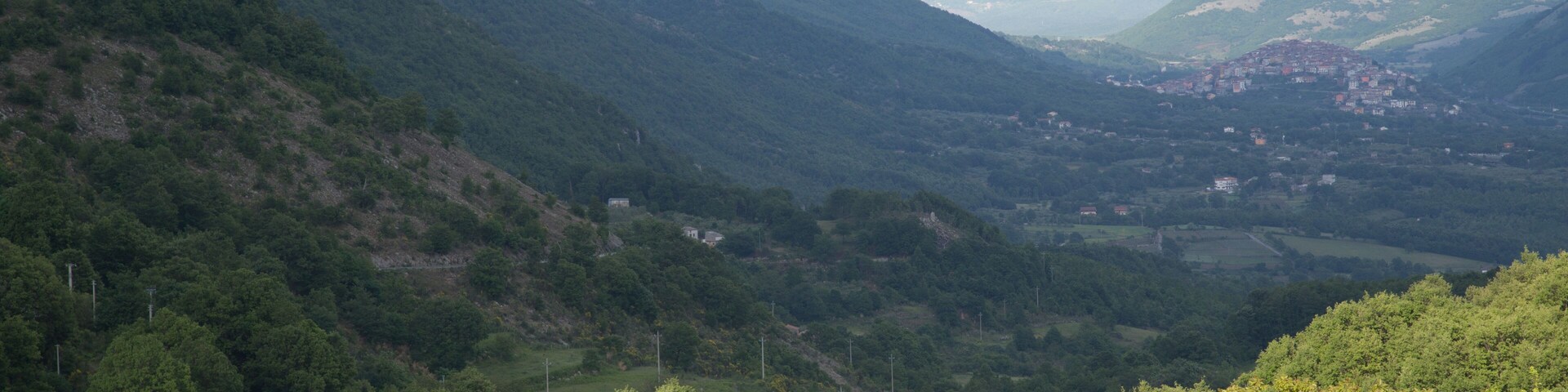 Paesaggio montano, Sanza, Monte Cariusi sulla sinistra