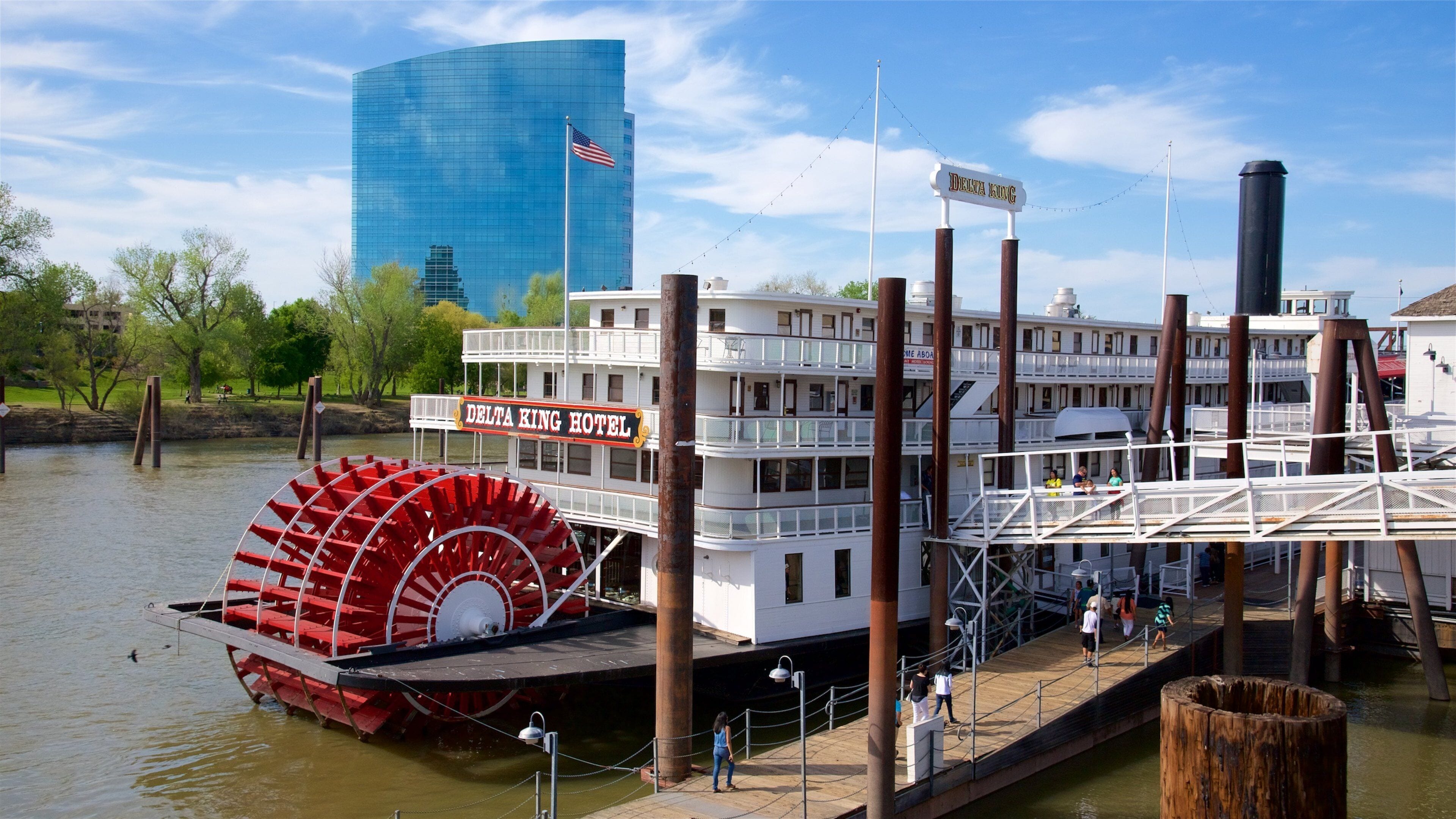 Old Sacramento which includes a river or creek and cruising