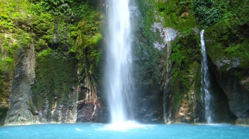 Dua Warna Waterfall. Look at the color. November 2014.