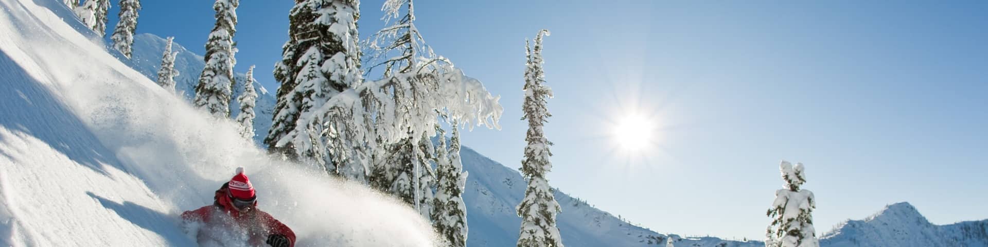 Nelson que incluye nieve, esquiar en la nieve y montañas
