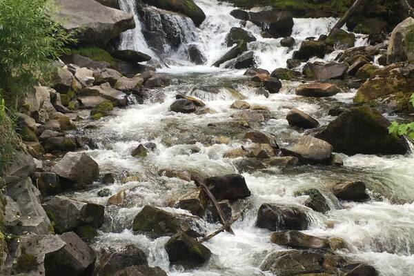 One would think that you would have to drive out of the city and hike a kilometer or two to find this beautiful waterfall. We actually stumbled upon this while we were walking through the farmers’ market in town.