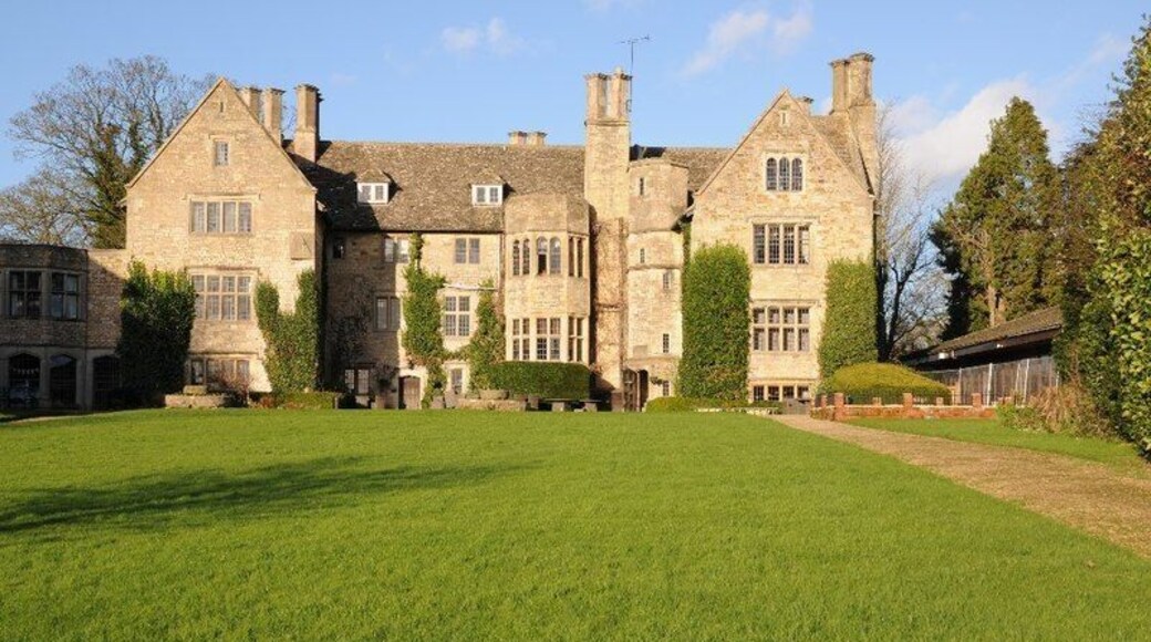 Stonehouse Court