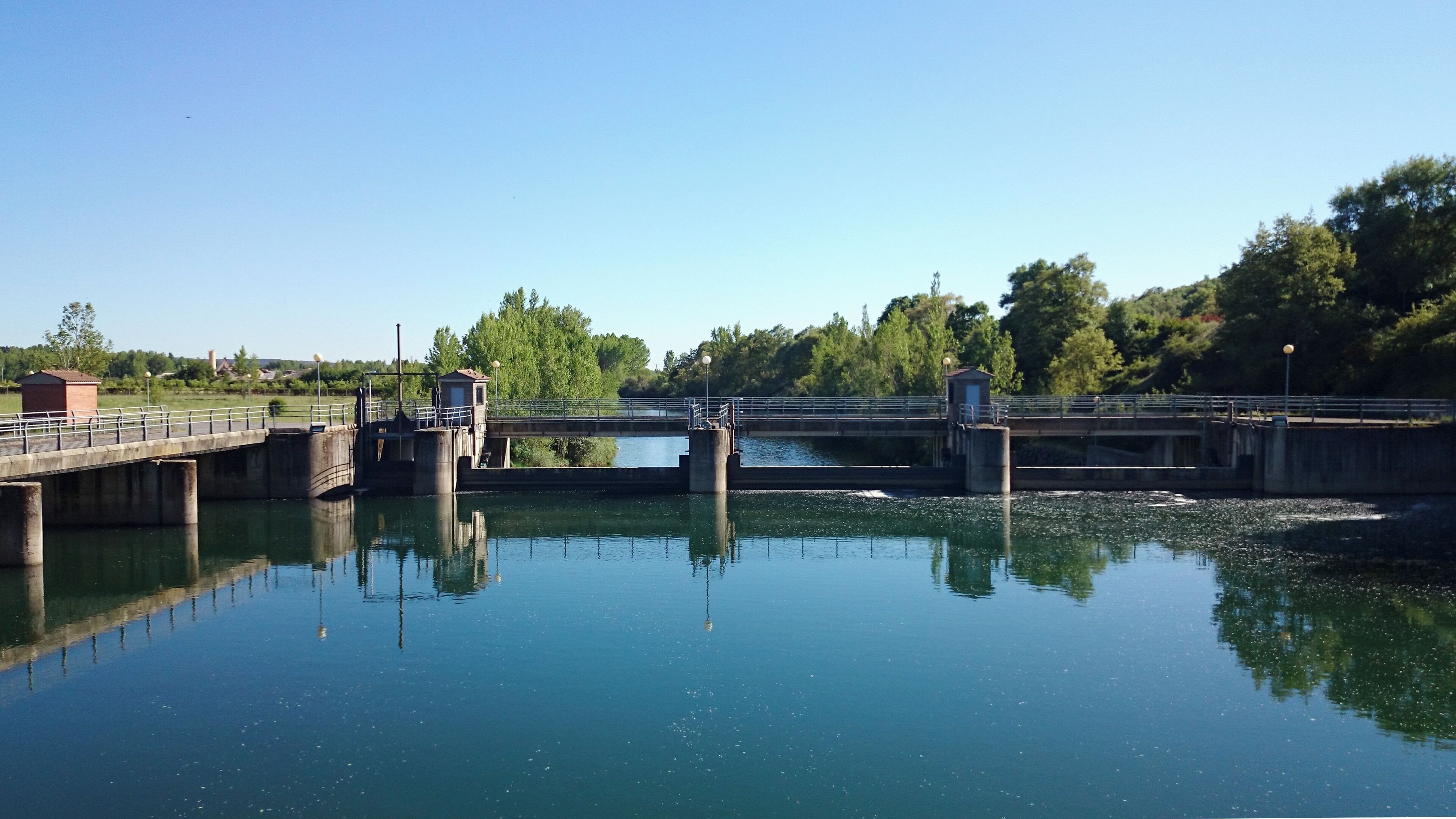 Azud canal alto de los Payuelos - Río Esla.