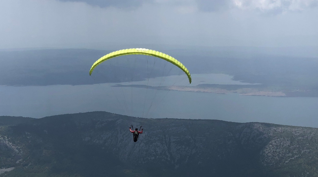 And finally what we came all this way for. Good food, friends, flying and a beautiful land to fly over.